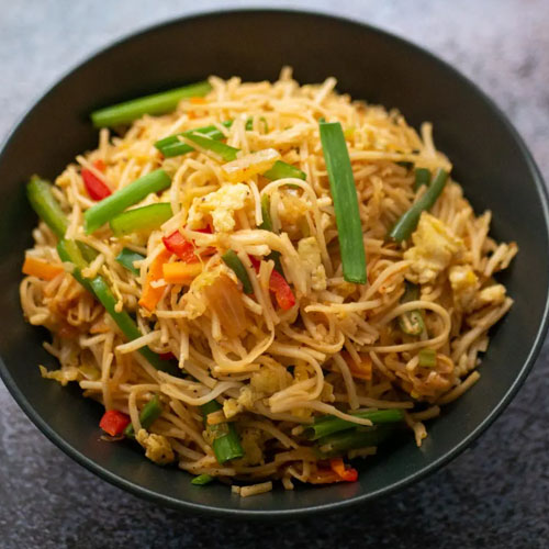 Egg Hakka Noodles