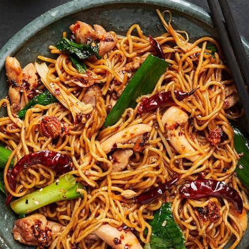 Schezwan Chicken Noodles